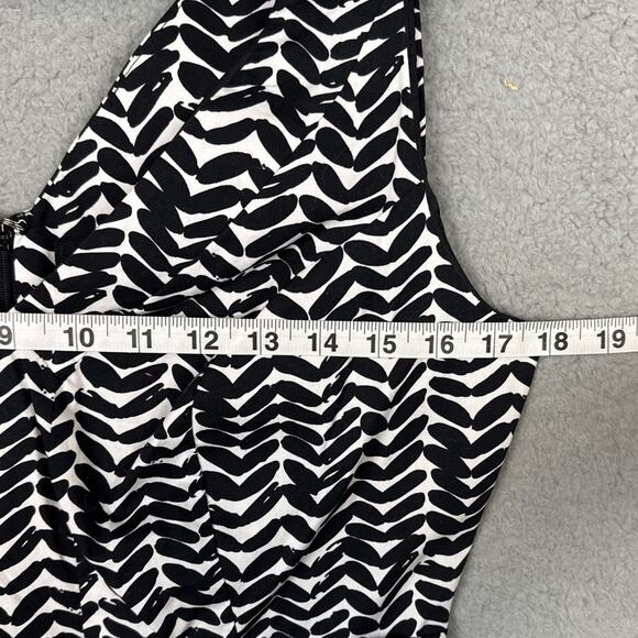 East 5th Fit & Flare Dress Abstract Black White Pattern Size 10 Vintage Flair - Picture 3 of 7